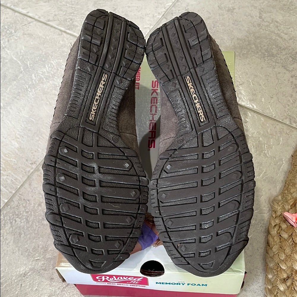 Skechers Brown Ankle Boots with Suede Finish - Picture 5 of 7